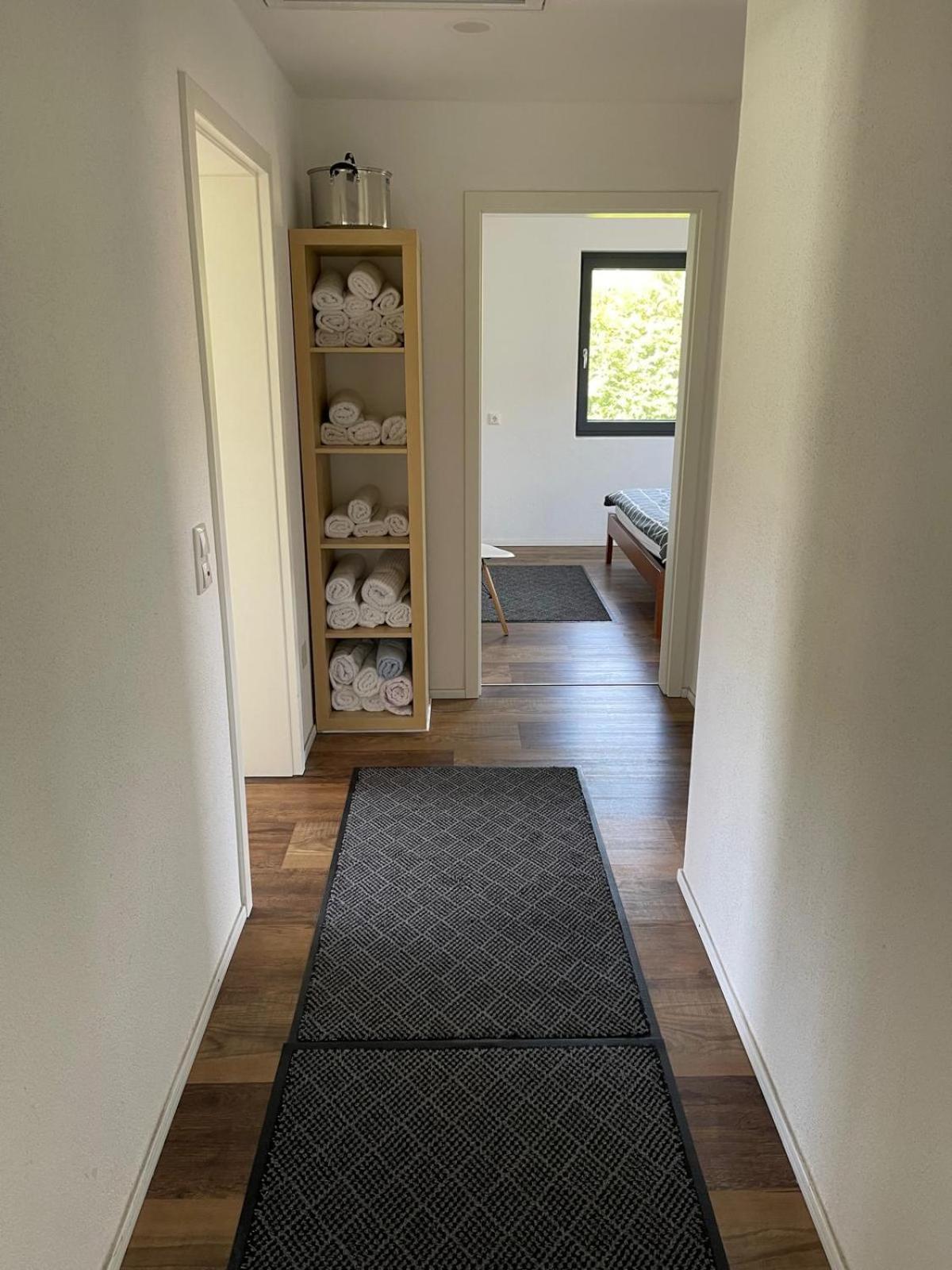Bungalow In Ruhiger Siedlung Mit Stellplatz ลันด์สฮูท ภายนอก รูปภาพ